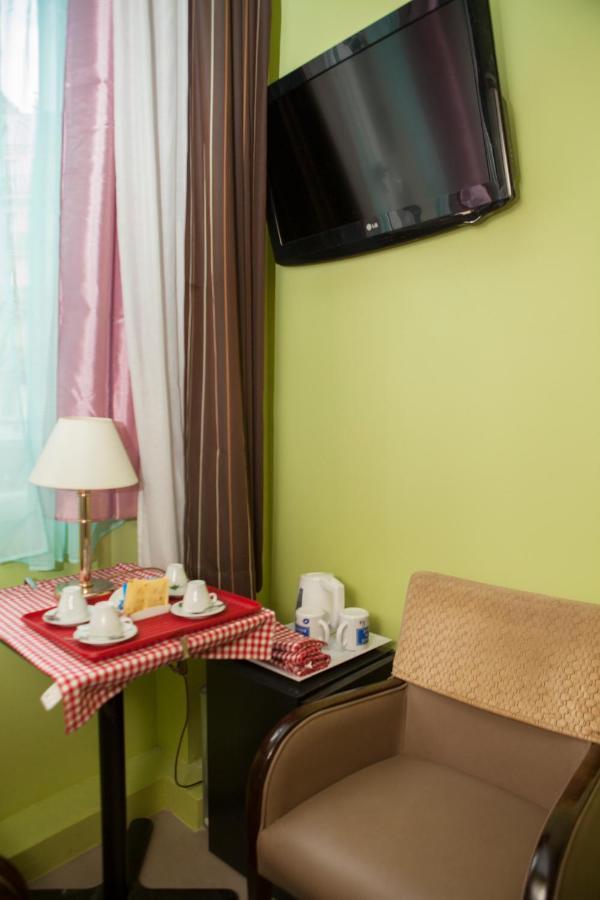 Bed and Breakfast Club246 Paris Saint Martin Экстерьер фото